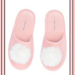 Size Medium NEW Victoria's Secret Slippers M 6-7
